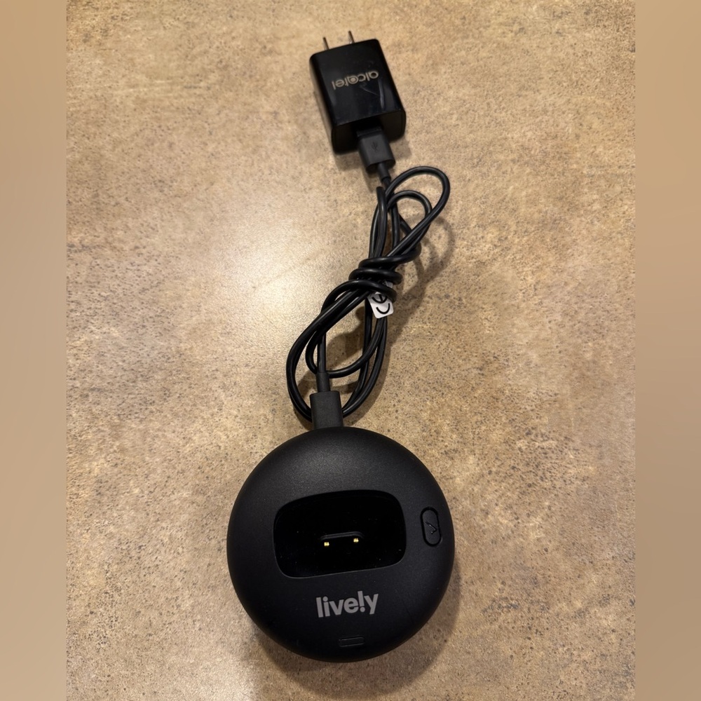Lively Mobile2 Medical Alert Charger w/ Power Adapter - Black R5CC100 - Tested